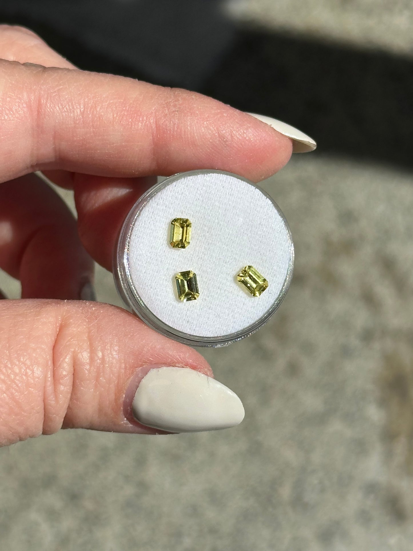 Zafiro amarillo ZA-AM-ES1