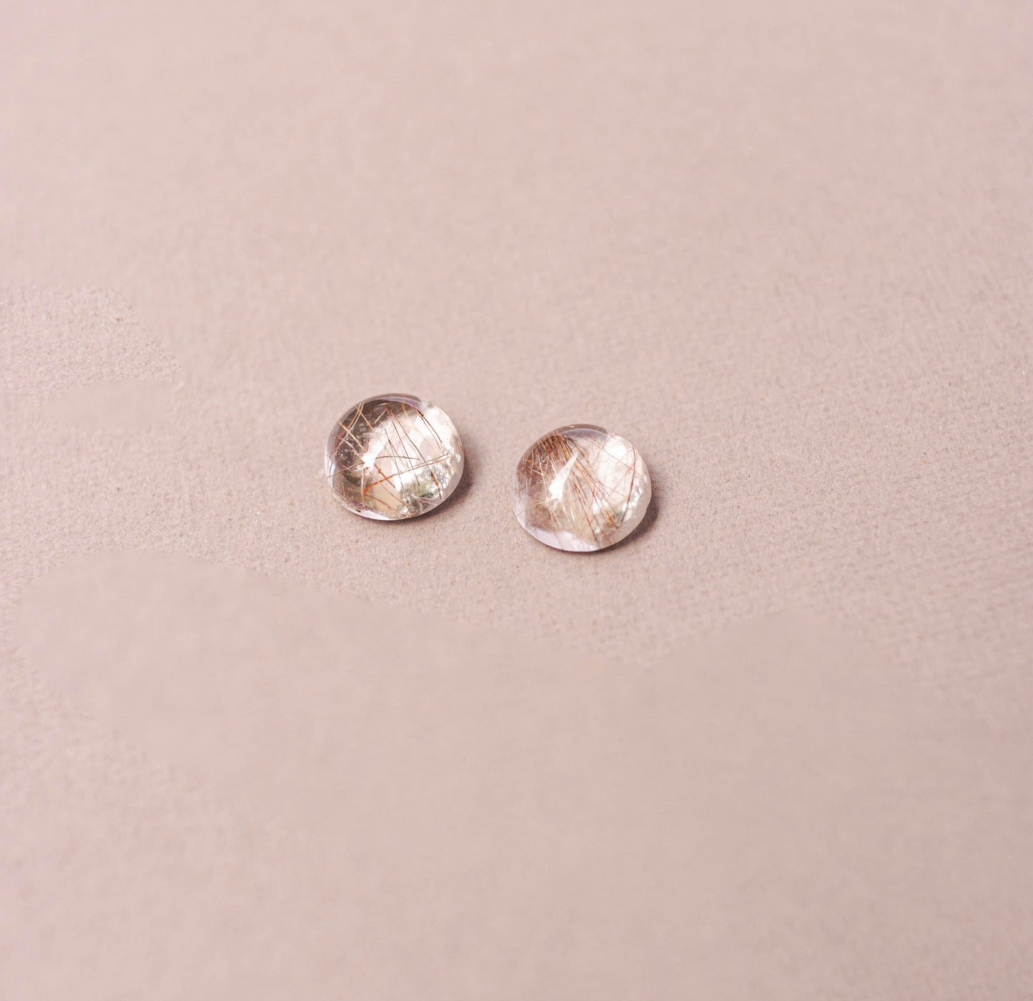 Cuarzo rutilado cabochon CU-DO-REC1